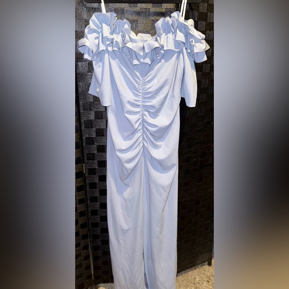 🌟 XSCAPE Ruffle Off-Shoulder Gown | Size 16W | Soft Blue Elegance - Picture 6 of 7